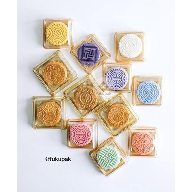 

Kualitas yang mengagumkan, harga yang terjangkau." Tray Mika + Tutup Gold (50 pcs) Tray Emas Casing Mooncake Kue Pudding ||