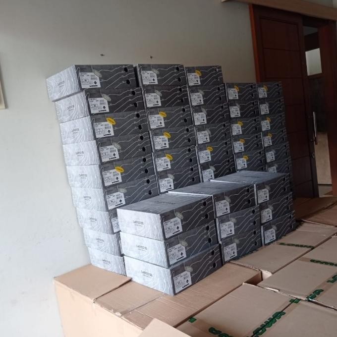 

PROMO !!! LOWA Z8N HITAM PACKING AMAN