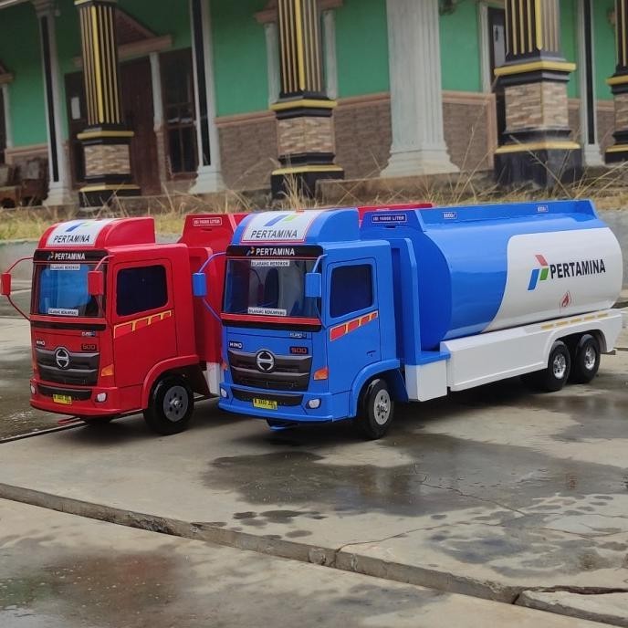 Miniatur mobil truck tangki Fuso kayu truk tangki oleng besar murah