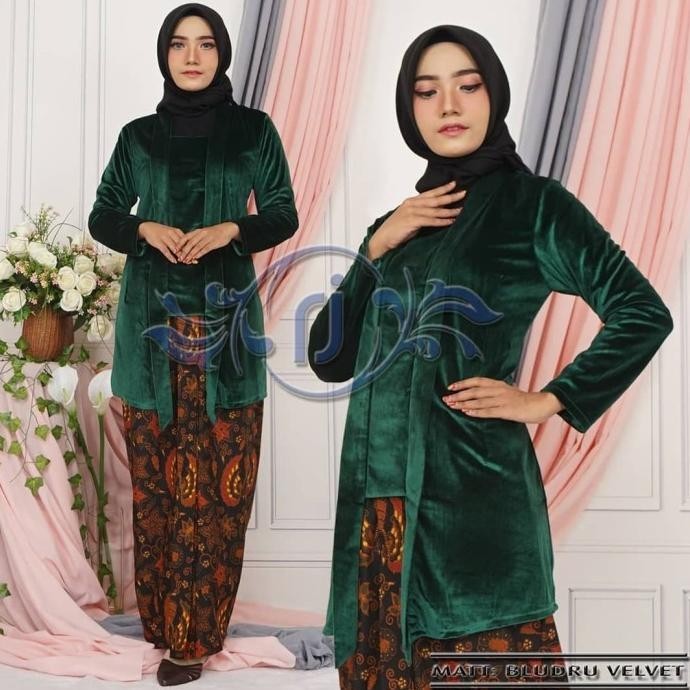 Atasan Kebaya Kutu Baru Bludru Warna Hijau Botol Limited Edition
