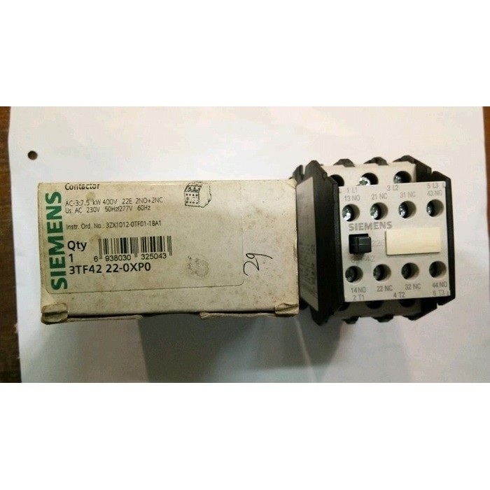 Contactor / Kontaktor Tipe 3Tf42-22 Siemens