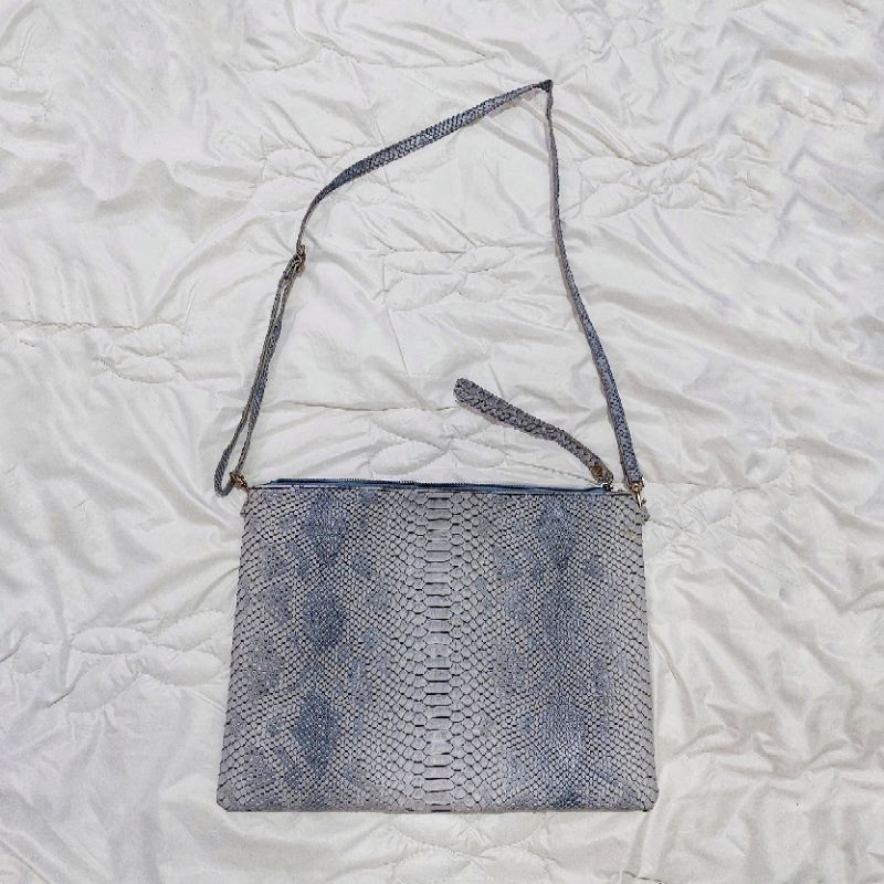 Pre-❤️ Clutch Sintetis Motif Kulit Ular (Snake Skin)