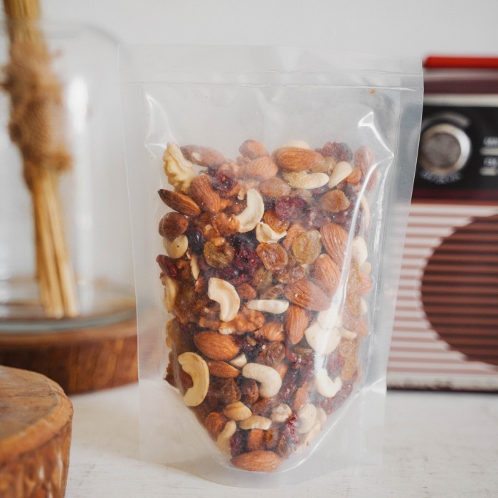 

Mixed Nut and Dried fruit ( almond , walnut, mede, cranberry, raisin )