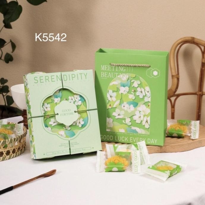 

READY SIAP KIRIM!! KOTAK K5542 NATAL| LEBARAN| HIJAU| NASTAR| COOKIES