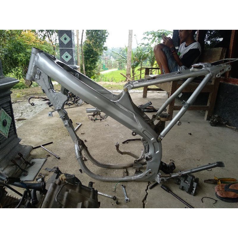 Frame rangka motor trail viar cross 250/CRF 250 custom untuk mesin CRF, ninja, komstir PNP USD KLX