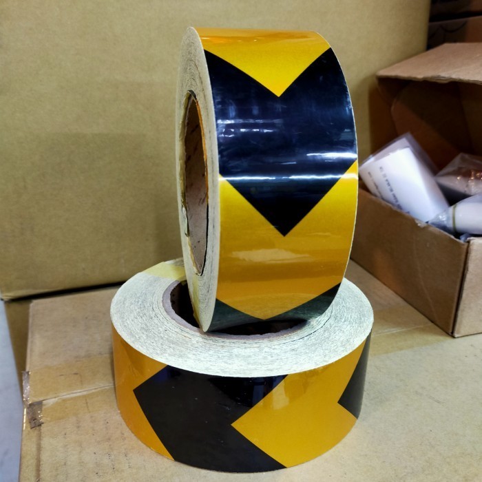 

Reflektif stiker panah Scotlite Yellow-Black Ukuran 2"in x10M Lakban