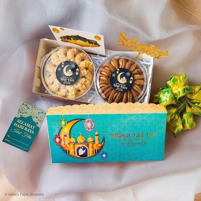

Limited Ready Hampers Lebaran isi 2 Toples - Parsel Kue Kering Idul Fitri - Turqoise Mosque Baru!