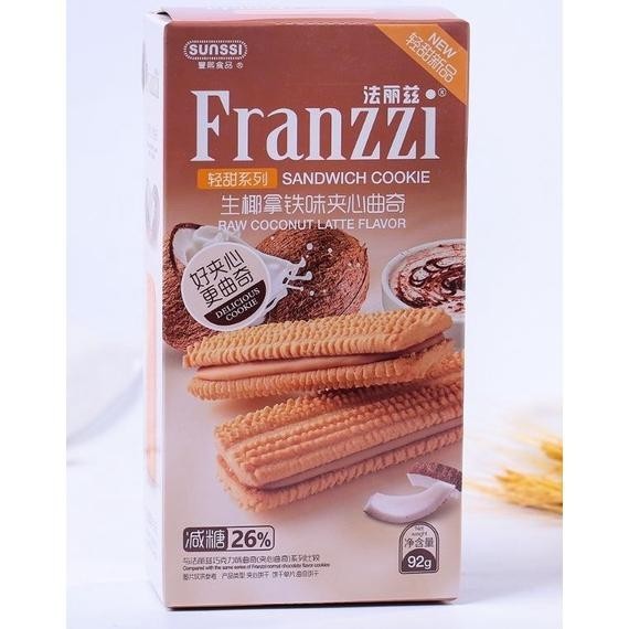 

{cookies} FRANZZI Sandwich Cookie Strawberry / TERLARIS