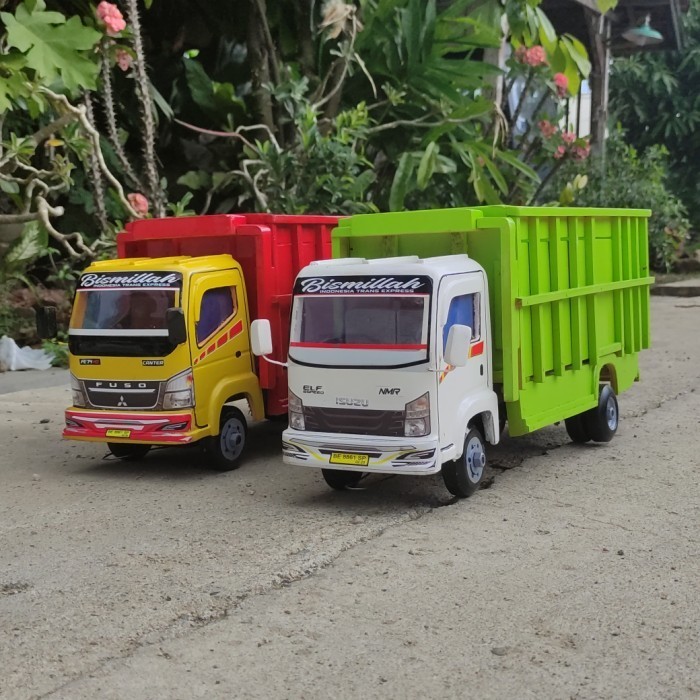 Miniatur mobil mainan truk oleng kayu truck canter besar 53cm