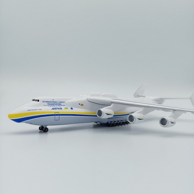 Diecast Pesawat Antonov An-225 Scale 1/400