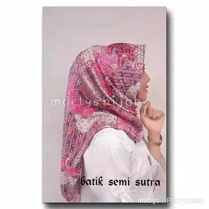 Jilbab Segi Empat Batik Semi Sutra / Kerudung Batik / Pink Fanta