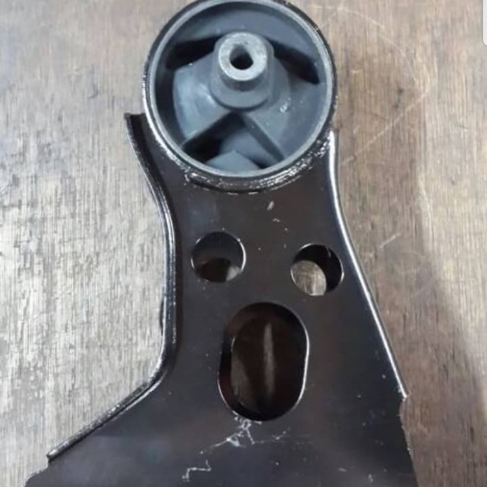 Engine Mounting Set Nissan Serena C24