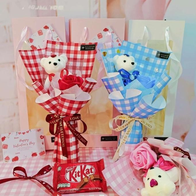 

BEAR GIFT - Hampers Valentine Day - Kado Coklat dan Bunga Mawar GB034