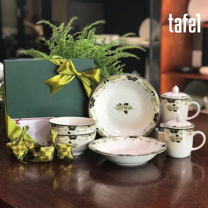 

Hampers Idul Fitri Piring Keramik Green Peony Isi 8