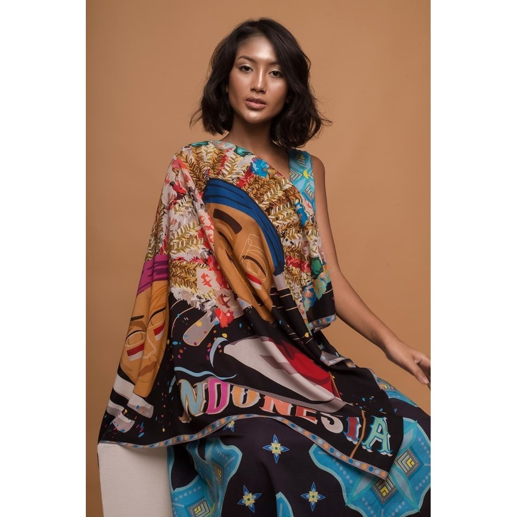 

Ondel Ondel Square Black Scarf