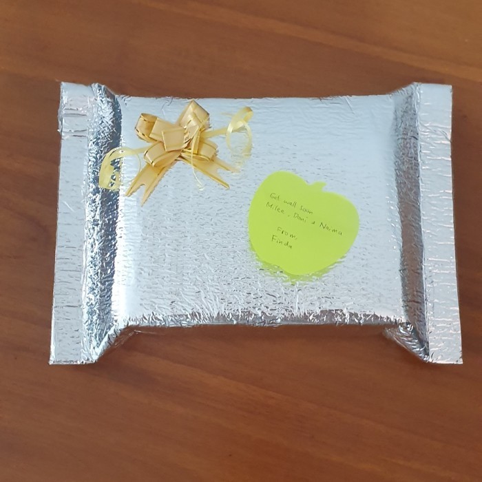 

Hampers Juice 4Botol Plus Thermalpack Dan Ucapan