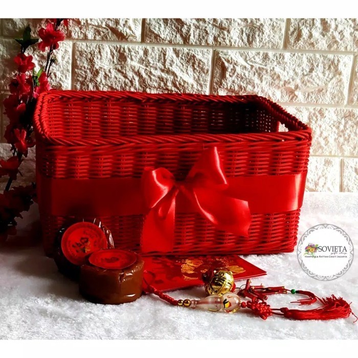 

Keranjang Rotan Kotak ,Hampers /Parcel Dengan Hiasan Pita Cantik