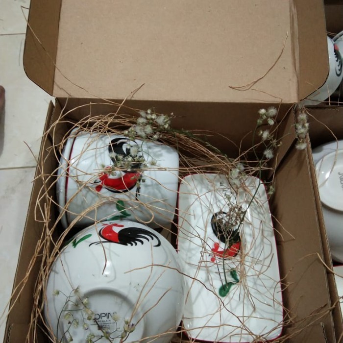 

Souvenir/Hampers Kukuruyuk Ayam