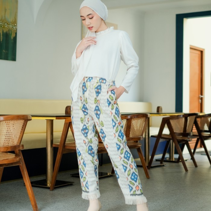 Celana Etnik Tenun Ikat Dakara Indonesia