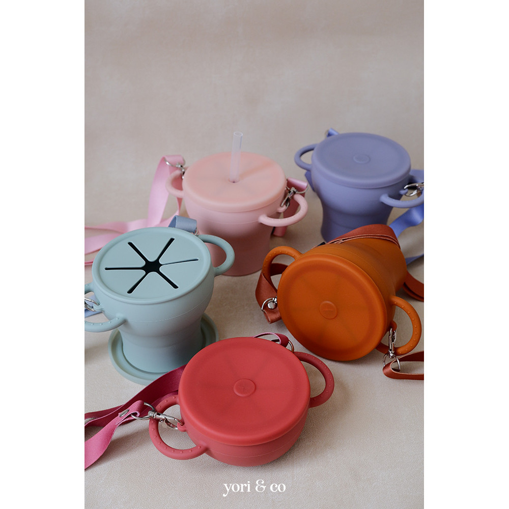

Yoriandco Folded Silicone Snack & Drinking Cup Bayi + Lid + Lanyard