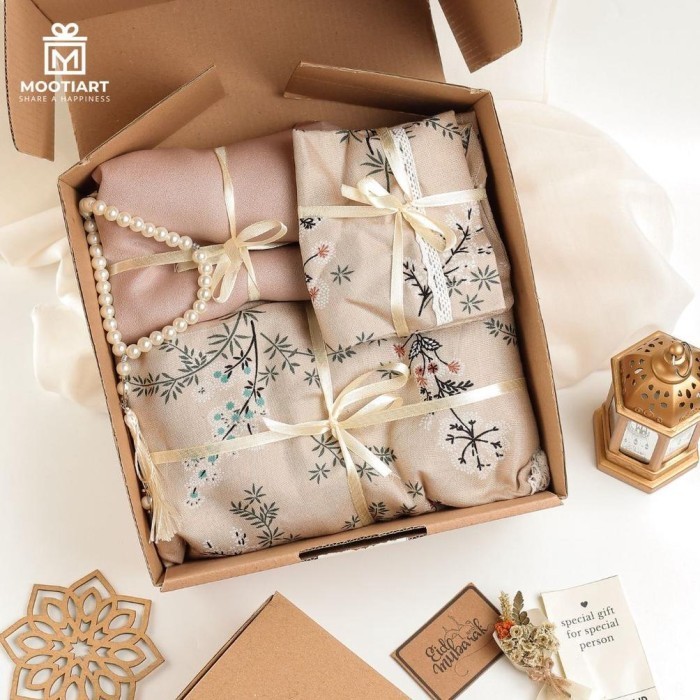 

Ready [Mootiart.Id] Hampers Mukena - Hampers Lebaran Hampers Puasa Ramadhan
