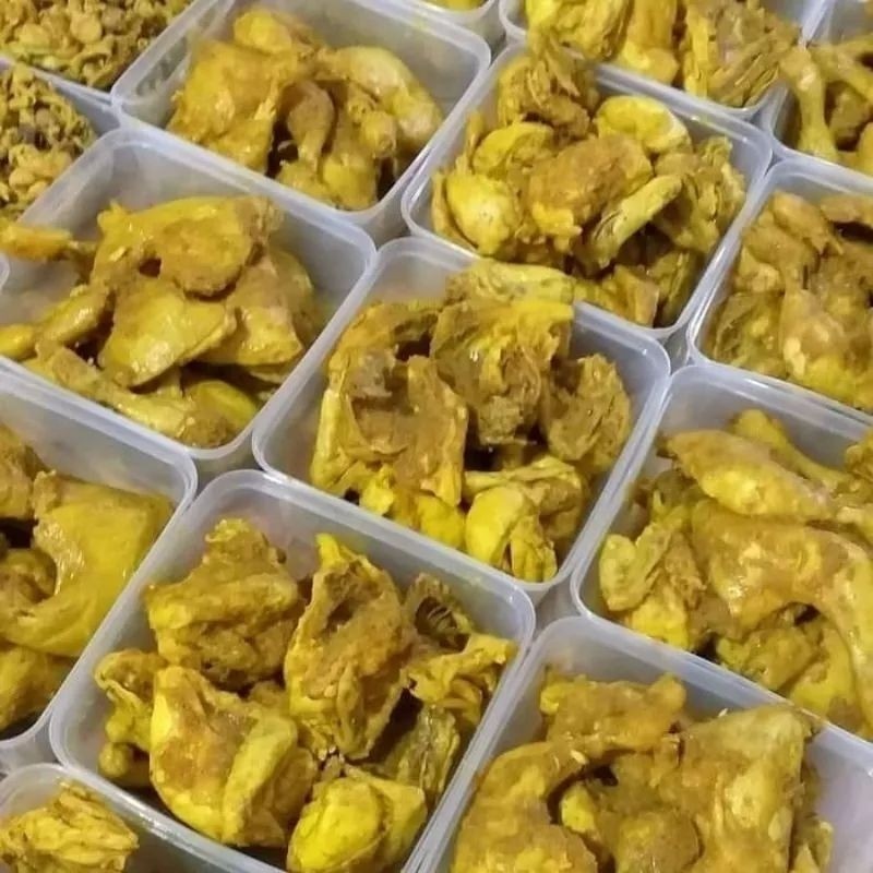 

Ayam Ungkep 1 Ekor Berat 900 Gr Free Tempe Ungkep 10 Pcs -Gratisongkir