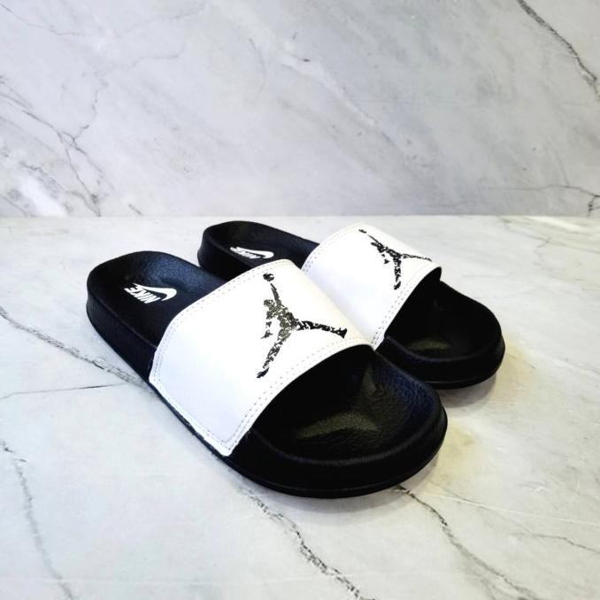 Sendal Jordan Anak Laki Perempuan Putih Hitam Slide Slop (PREMIUM) H85M