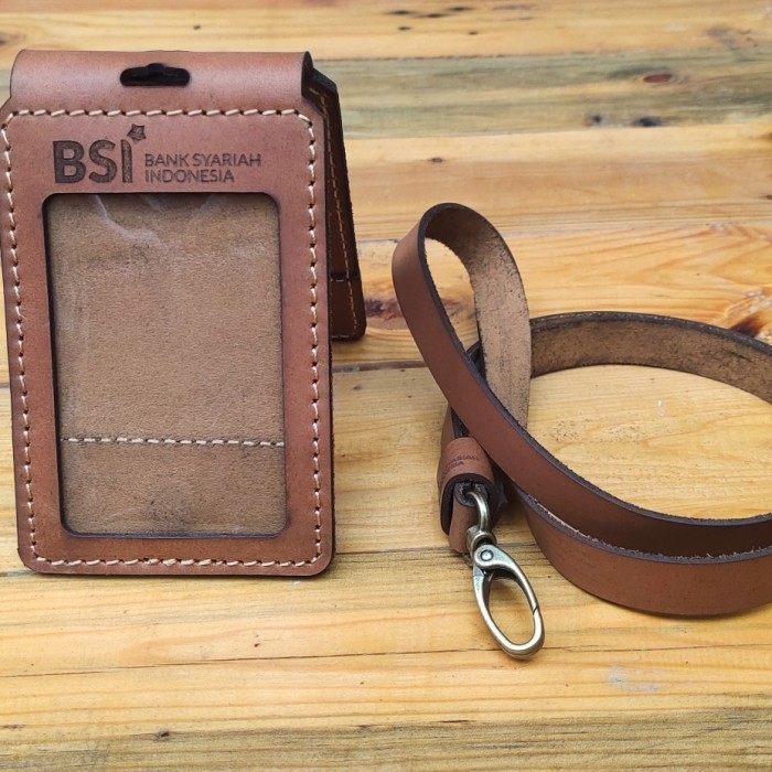 

BARANG TERLARIS ID CARD HOLDER KULIT CUSTOM NAMA & LOGO MODEL LIPAT DUA MAGNET