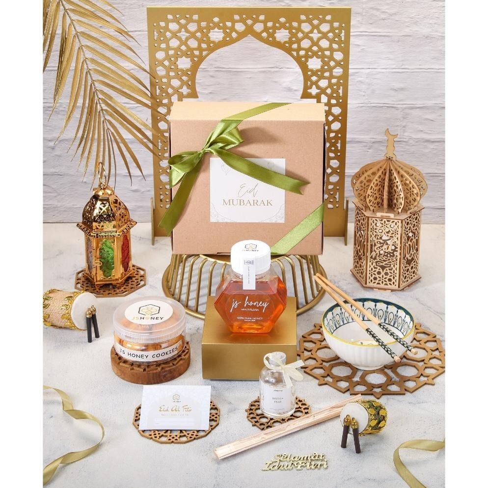 

CR - Hampers Lebaran Madu JS Honey Ramadhan Idul Fitri Hampers Aesthetic Gift Box Unik Exclusive TERLARIS