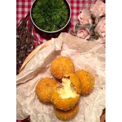 

Uinn - Chickbomb Mozarella Bitterballen Isi 9Pc - Frozen Food