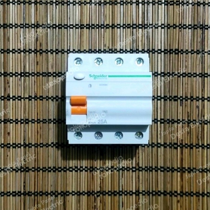 Schneider Elcb/Rccb Domae 4P 25A 300Ma Original