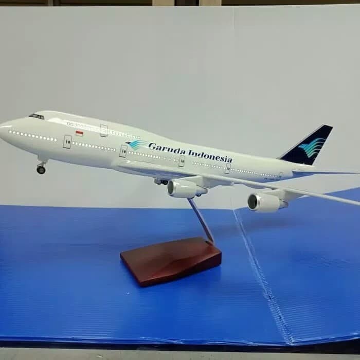 Pesawat Mainan Garuda Indonesia Airlines (Besar)