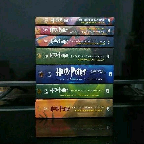 Sepaket SET Novel Preloved HARRY POTTER 1-7 Tamat HC HARDCOVER & ORIGINAL