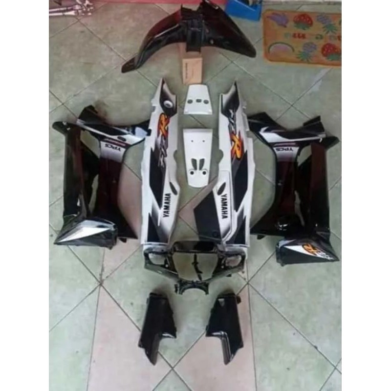 Body Set Body fullset Yamaha Fizr Hitam Putih