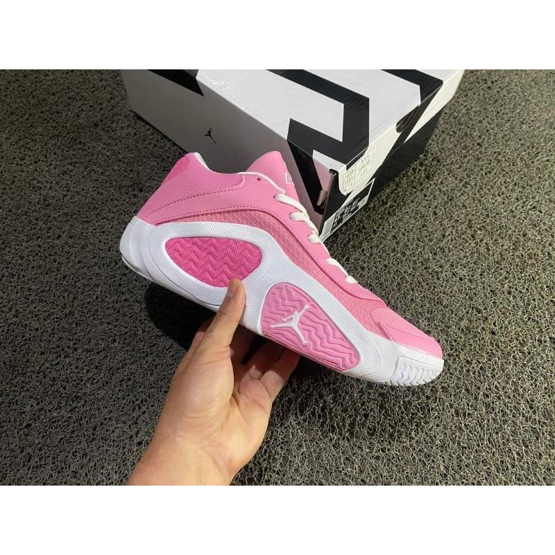 SEPATU BASKET JORDAN TATUM 2 AUNT PEARL