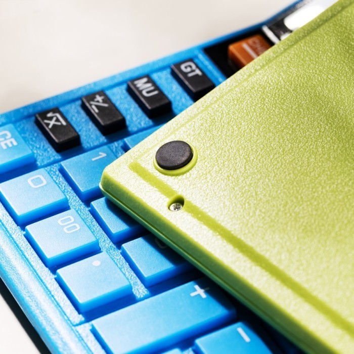 

Kalkulator Deli W39231F Calculator Hitung Dual Power 12 Dit