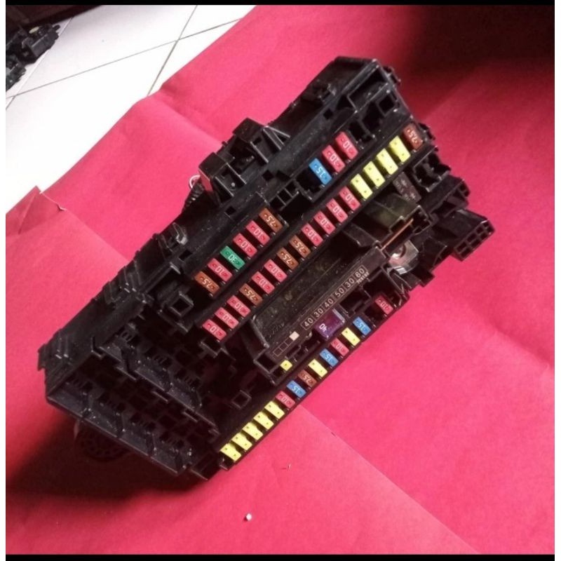 fuse box sekring sikring jazz gk5 hrv mobilio brv brio part ori
kondisi barang baru 

bergaransi jik