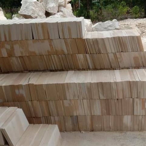 

Batu Alam Paras Jogja Cream 30 x 60 LS