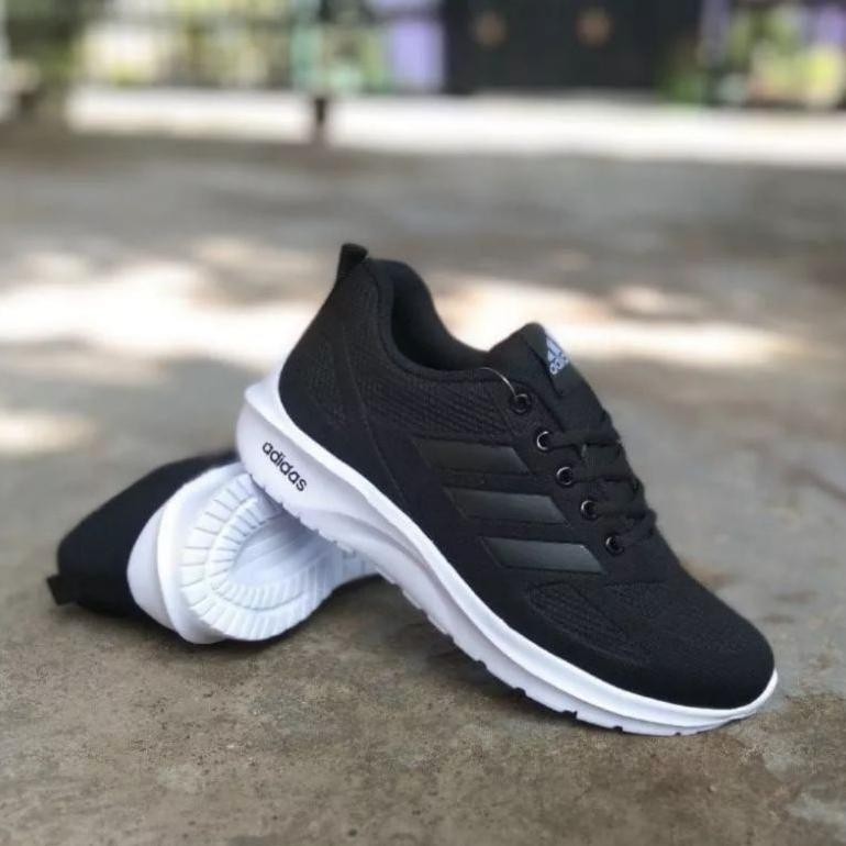 Hasanah36 Sepatu Sekolah Hitam Putih -  Hitam Polos Pria/Wanita Sepatu Kerja Sepatu Sneakers Casual