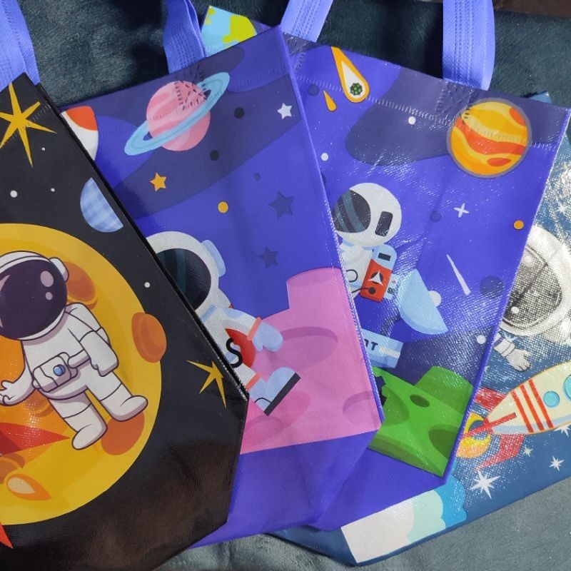

goody bag astronot