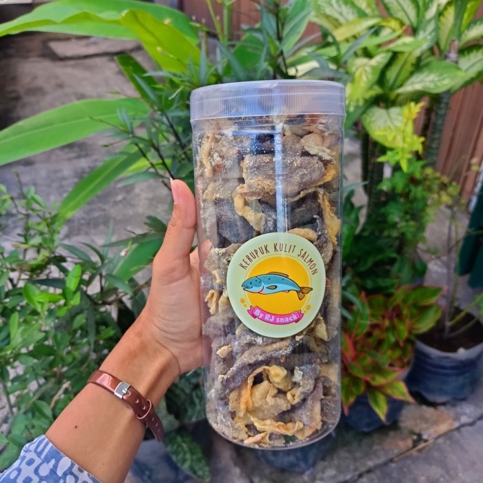 

Keripik Kulit Ikan Salmon Rasa Rumput Laut Kemasan Toples 175Gr