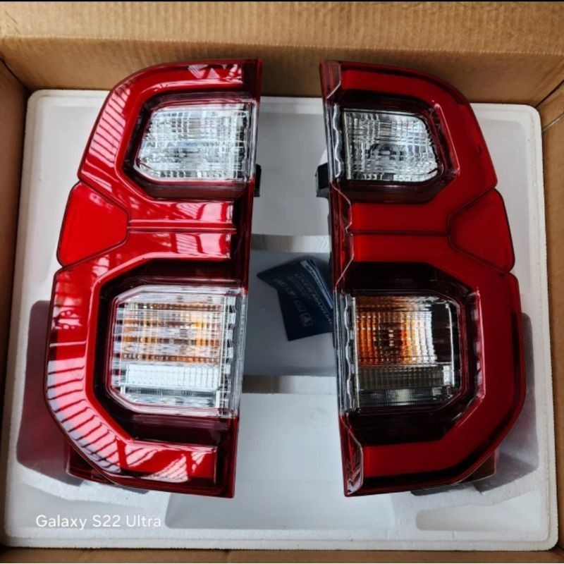 Stop lamp hilux 2016 - 2024 1set