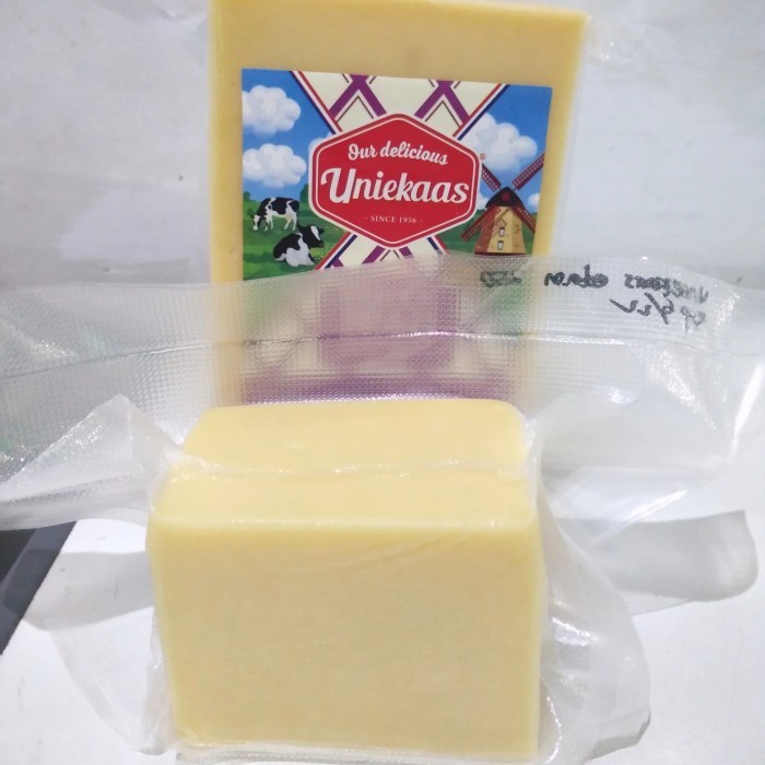 

UNIEKAAS DUTCH EDAM PROFESSIONAL KEJU EDAM 250GR REPACK IMPORT BELANDA