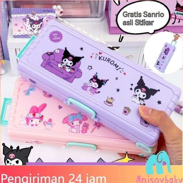 

{NEW} (Gratis Sanrio Stiker)DIY Kotak Alat Tulis Bentuk Bagasi Kreatif Portabel Kapasitas Besar Penyimpanan Lapisan Ganda Kotak Pensil Anak-anak Siswa Kuromi/Melody/Yugui Anjing/Pacha Ang TERLARIS
