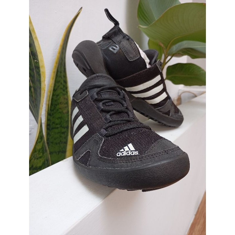 sepatu trekking Adidas daroga climacool