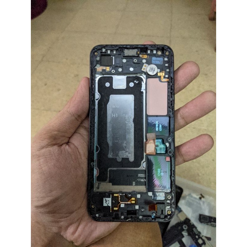 LCD dan Frame tulangan bezel LG Q6 ori copotan