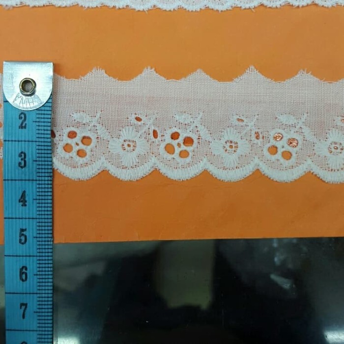 

Renda katun kecil 902709 putih / bw