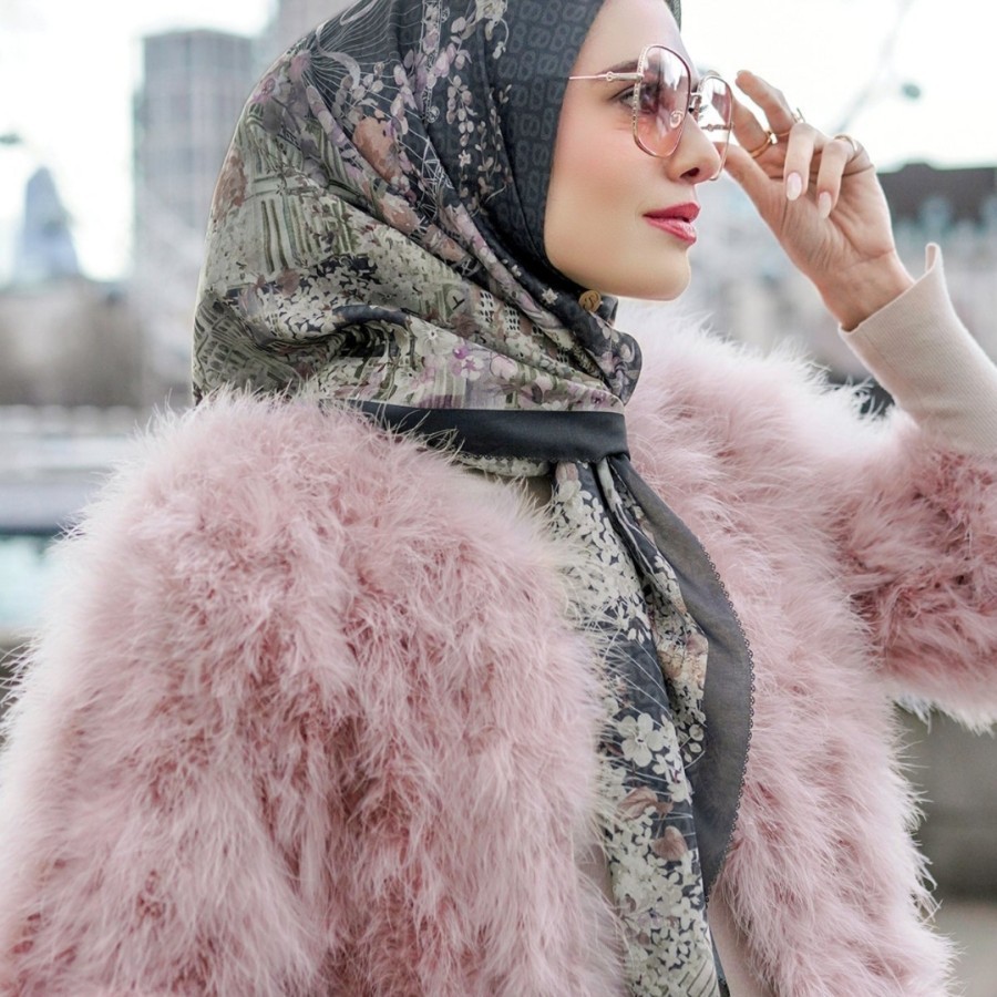 Buttonscarves Black Series - british 2