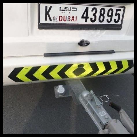 

BEST DEAL STIKER MANTUL GLOW IN THE DARK HITAM KUNING POLA PANAH 5 X 300 CM