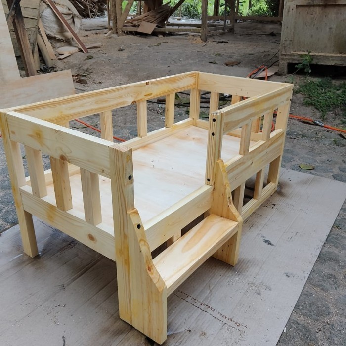 RANJANG DIPAN ANJING DAN KUCING KAYU NATURAL RANJANG TEMPAT TIDUR